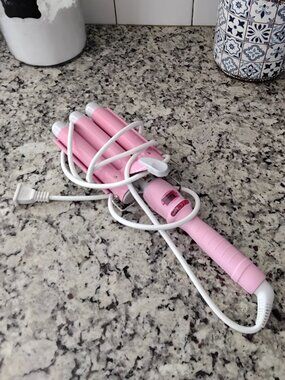 Alure 3 Barrel Digital Curling Iron Crimping Tool. Beachy Waves